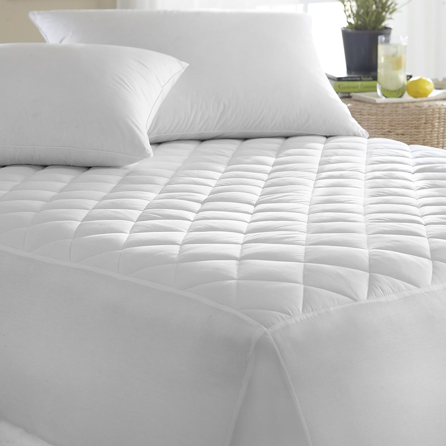 Ultra-Cooling Mattress Protector